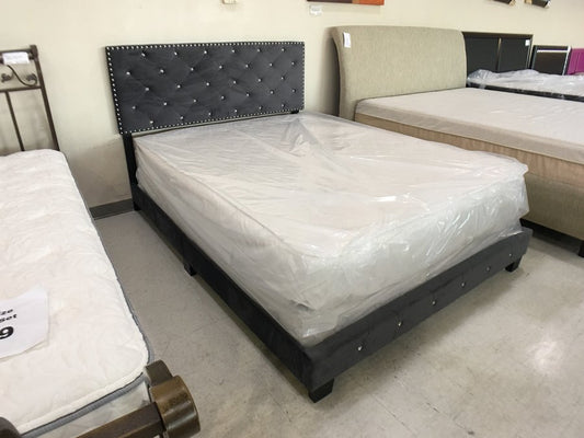 Starlett Gray NEW Queen Bed Frame 64x77x48 (104039)