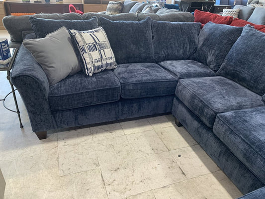 Captivate Lapis NEW 2pc Sectional w/Chaise (7751-52)