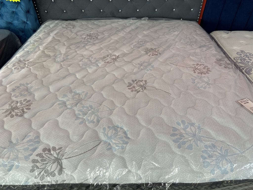 Comfort Cool Black Border Refurb King Mattress 12"