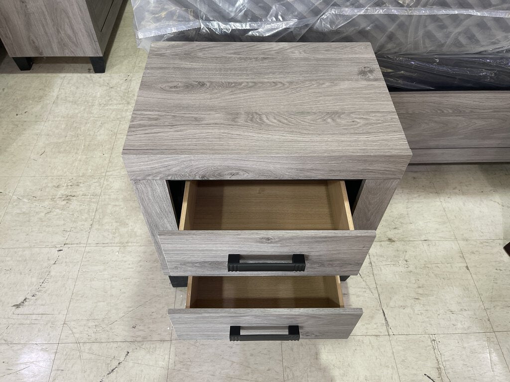 Oakdale NEW Nightstand 22x16x23 (124097)