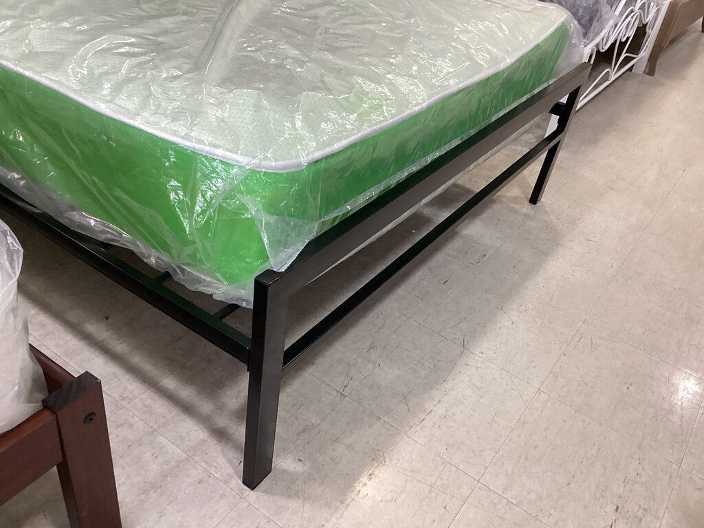 Murphy NEW Full Platform Bed Frame 56x78x38 (215220)