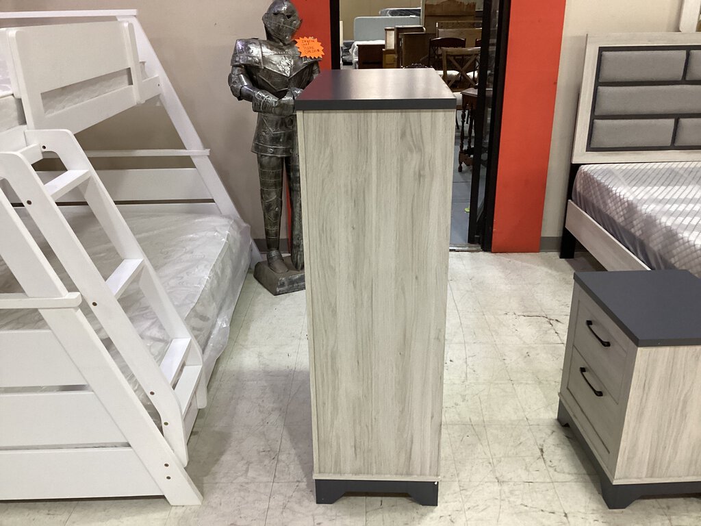 Albany NEW Chest 31x16x49 (123196)