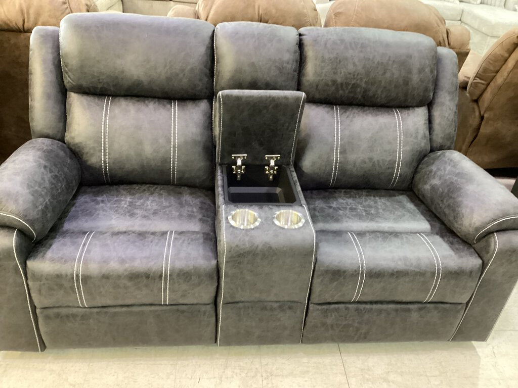 Lucca Gray NEW Motion Loveseat w/Console 70x32x38 (679021)