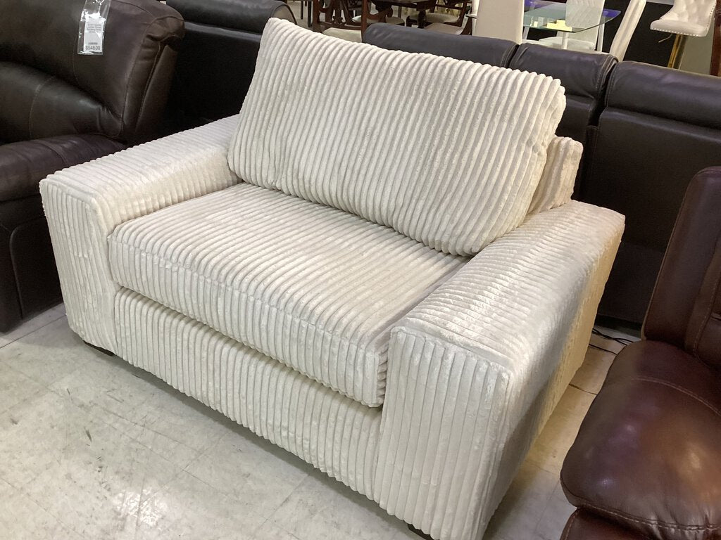 Libby Ivory NEW Big Chair 62x39x39 (1300-02BC)