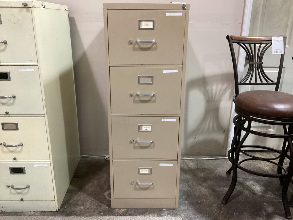 82371 - Metal File Cabinet 18x25x52