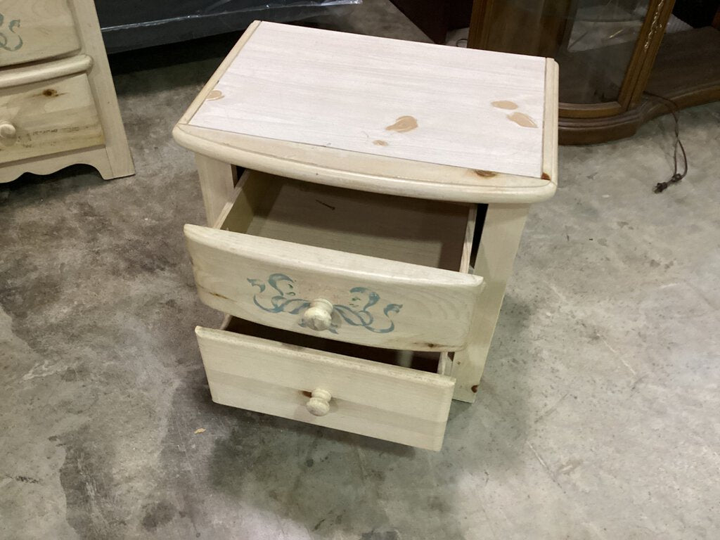 82532 - Youth 2 Drawer Nightstand 22x16x22