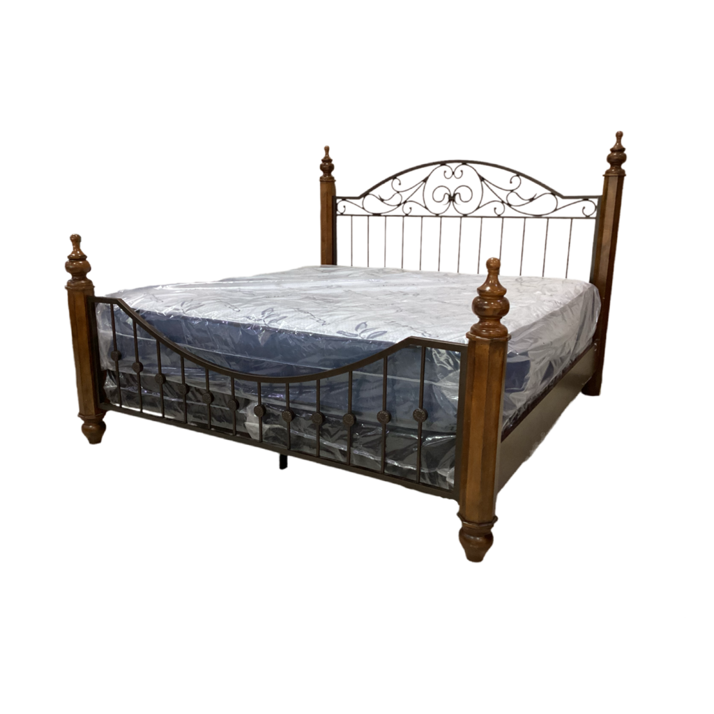 82524 - Ashley Wyatt King Bed Frame 91x82x61