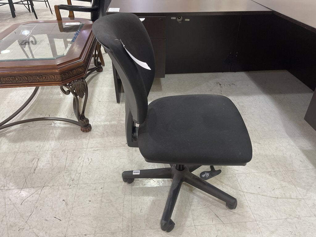 82685 - Black Rolling Office Task Chair 18x17x34