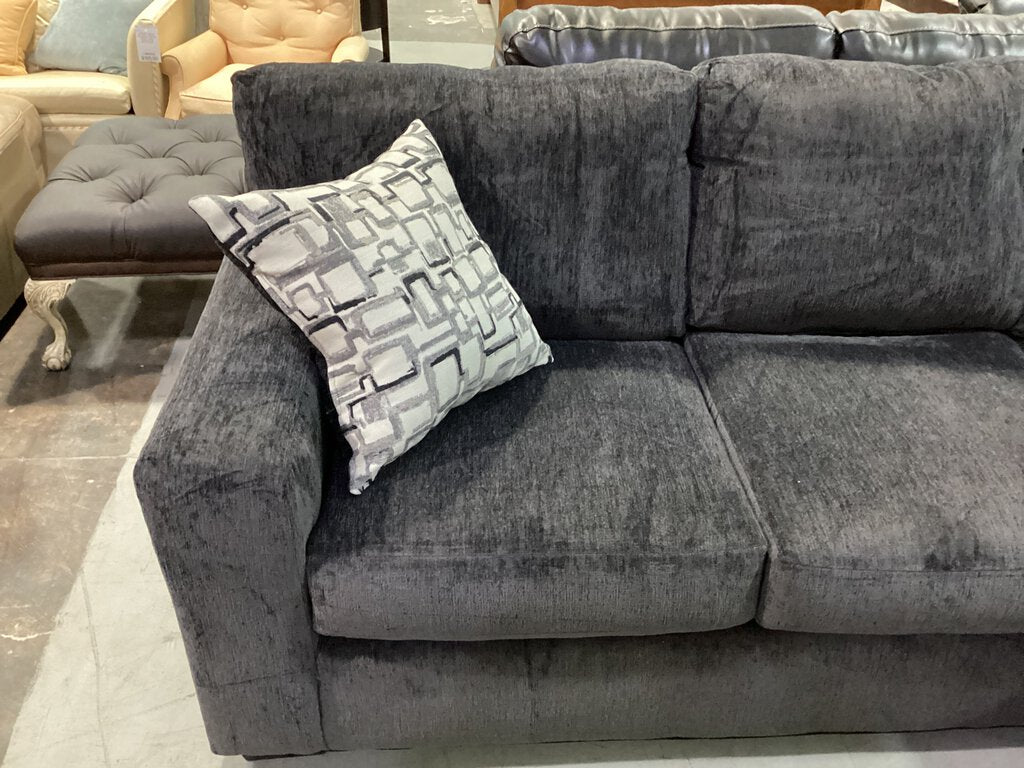 Greenland Charcoal NEW 2pc Sectional w/Chaise 135x100/64x39 (10610/30-2240)