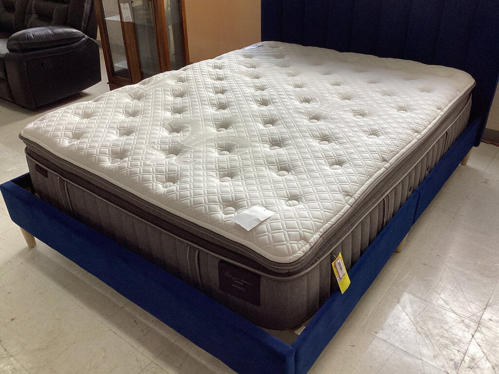 82704 - Stearns & Foster Queen Lux Estate PT Mattress