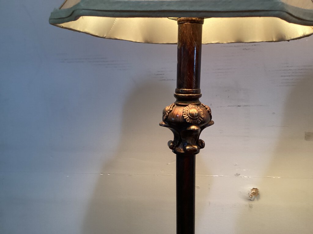 82624 - Pair of 32in Table Lamps