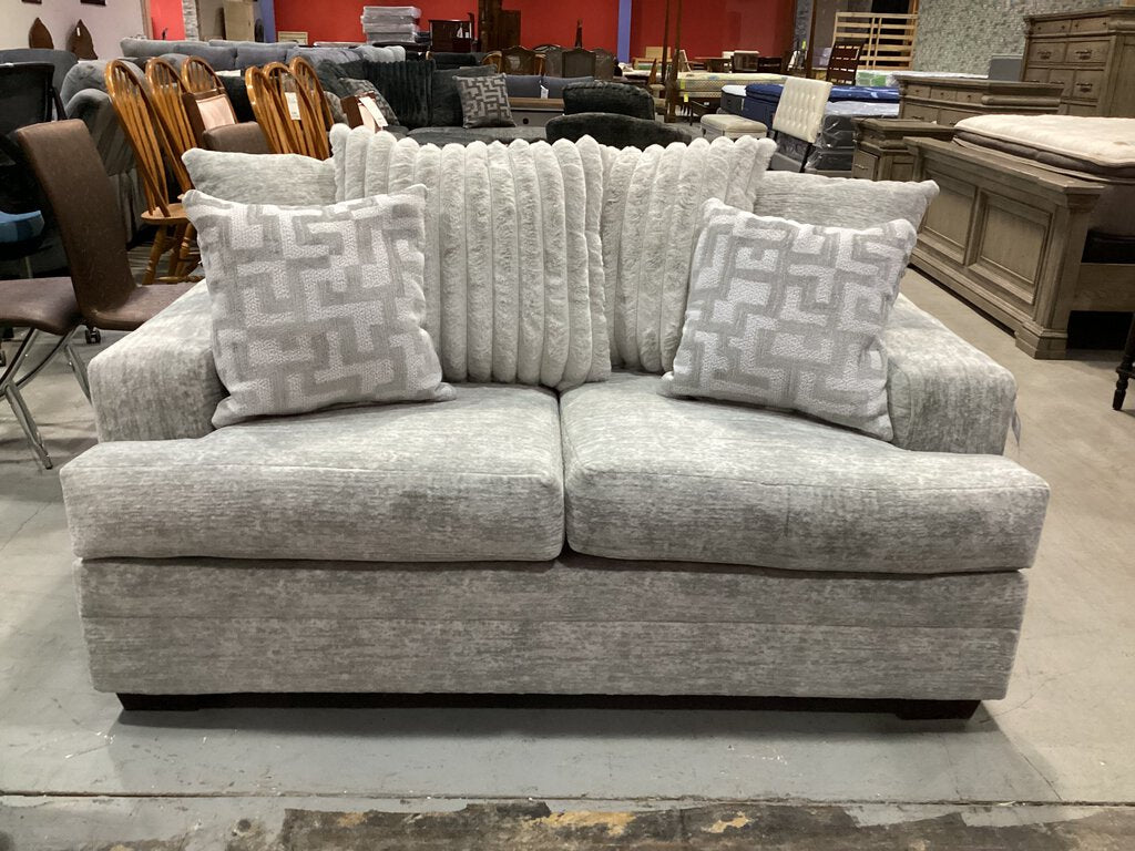 Galactic Oyster NEW Loveseat 65x38x33 (2675-05L)