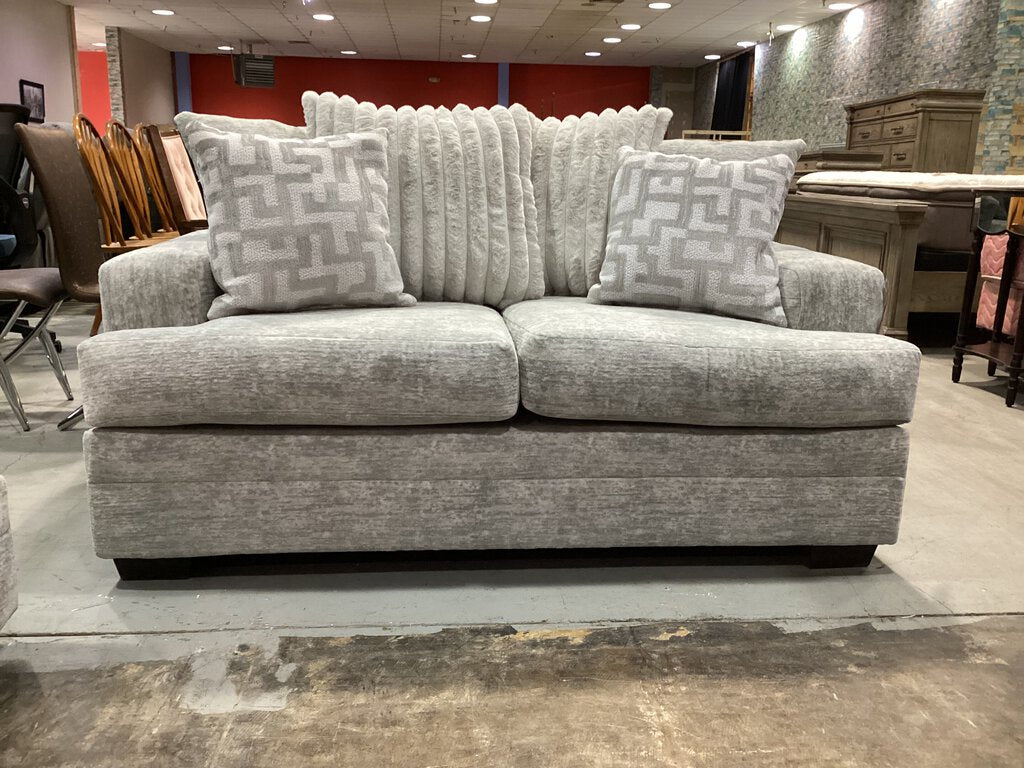 Galactic Oyster NEW Loveseat 65x38x33 (2675-05L)