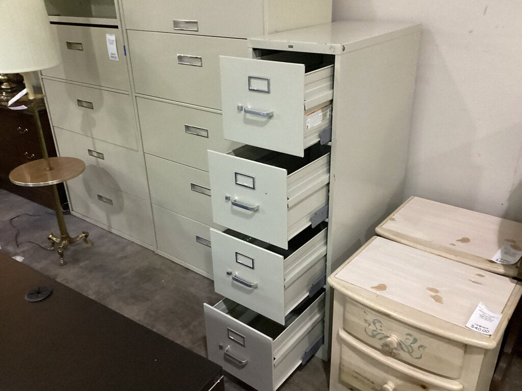 82687 - Letter Size File Cabinet 15x27x52