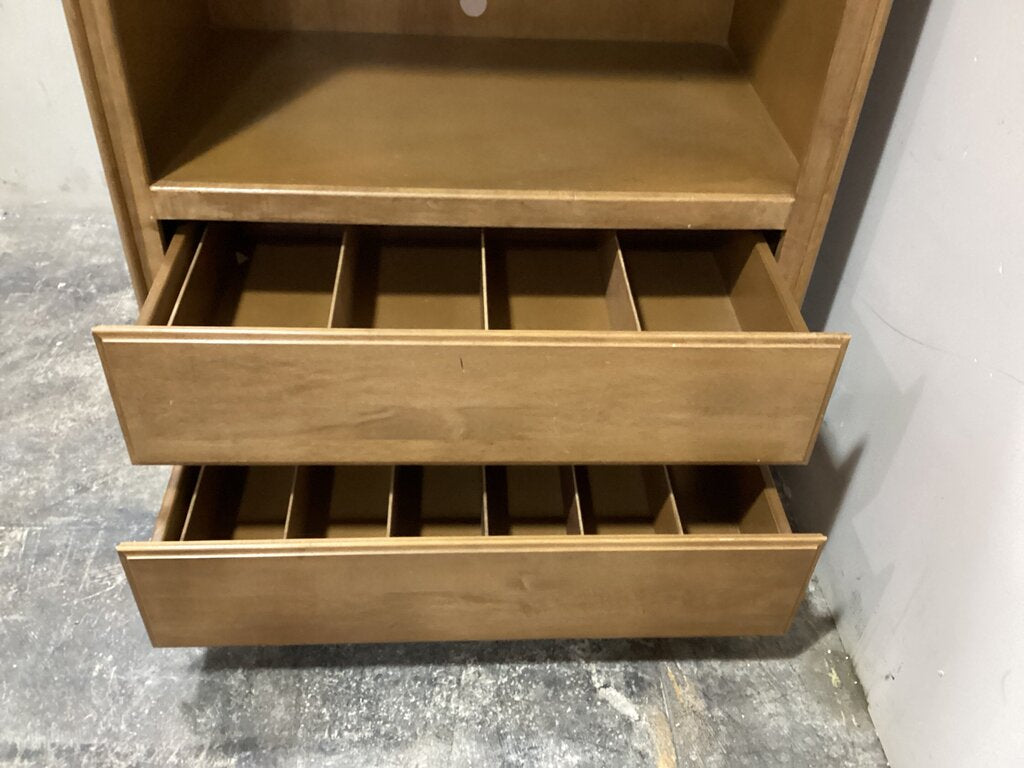 82320 - Entertainment Center 26x40x77