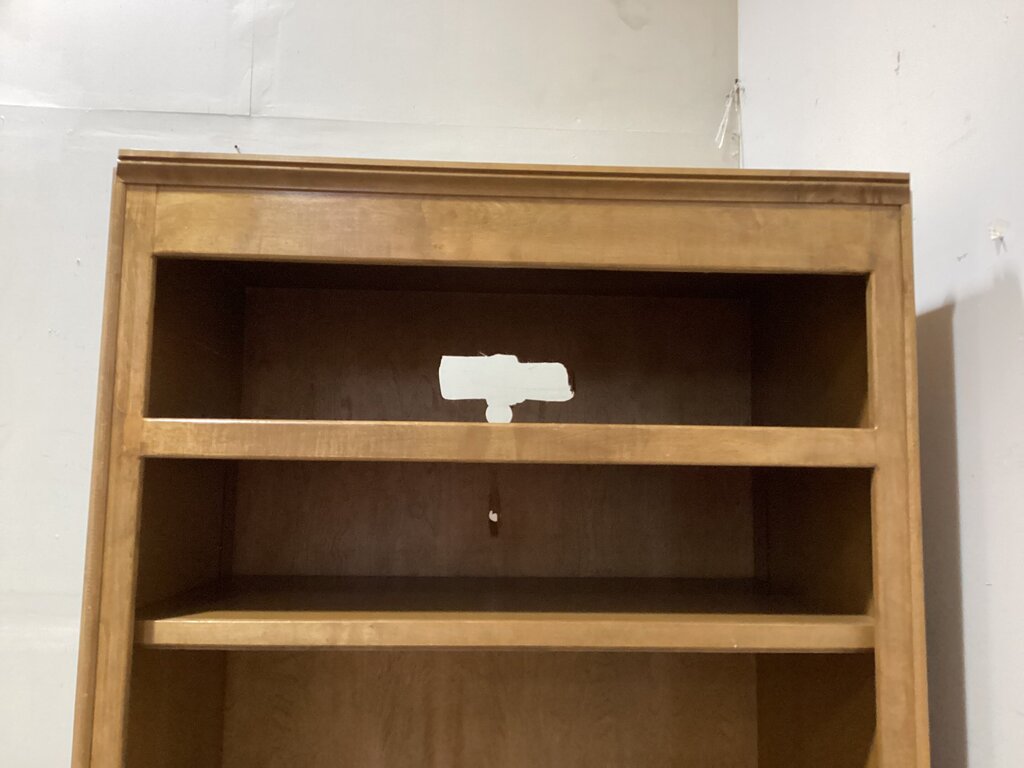 82320 - Entertainment Center 26x40x77