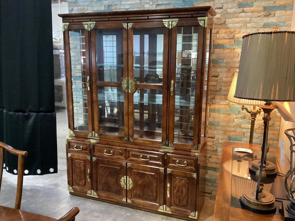 82769 - Bernhardt China Cabinet 60x17x80