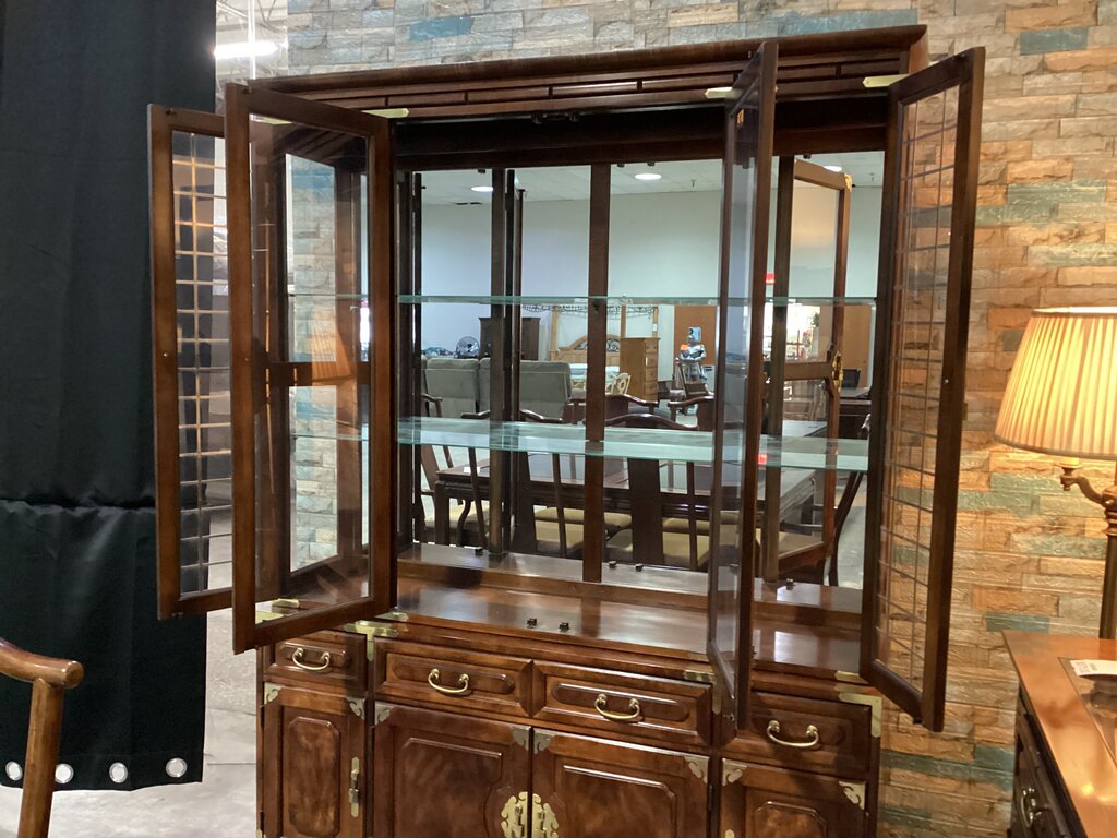 82769 - Bernhardt China Cabinet 60x17x80