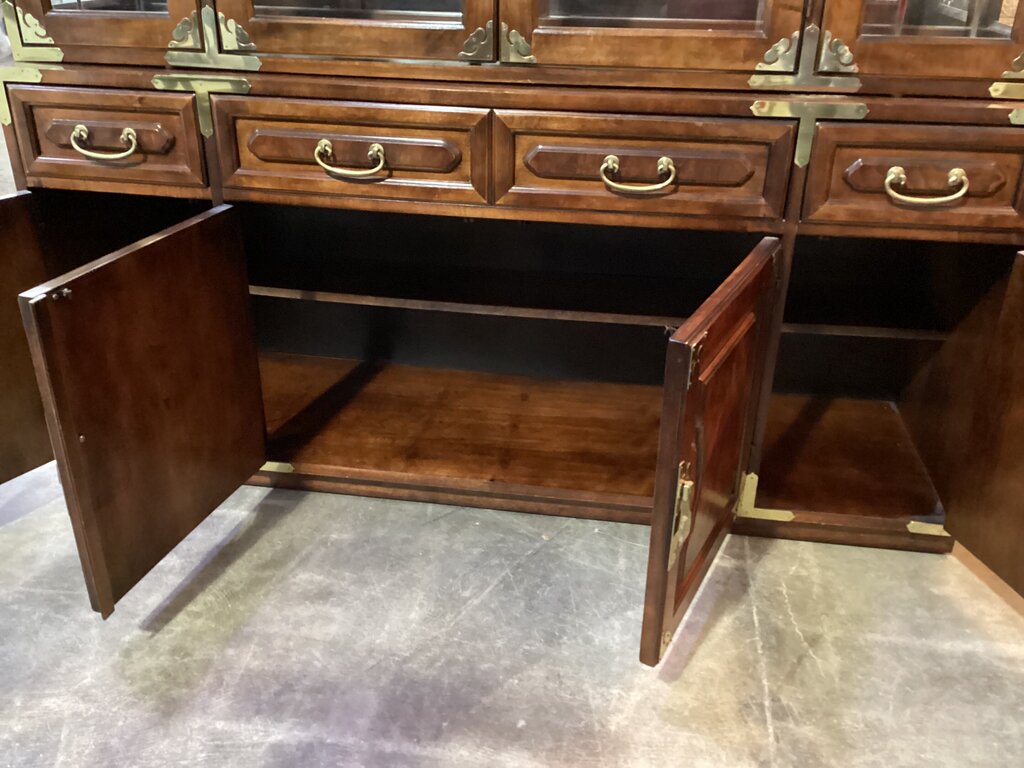 82769 - Bernhardt China Cabinet 60x17x80