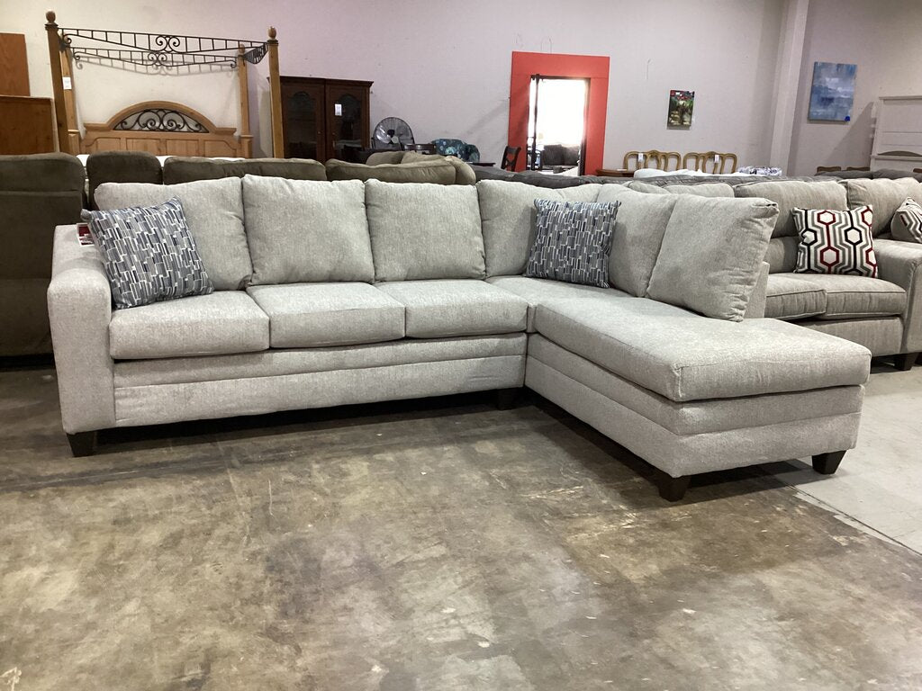 Hershey Fog NEW 2pc Sectional 110x76x38 (4750-05S/L)