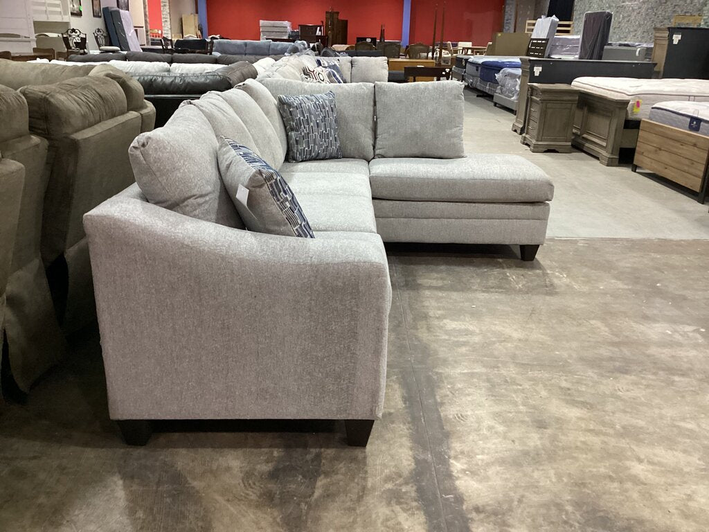 Hershey Fog NEW 2pc Sectional 110x76x38 (4750-05S/L)