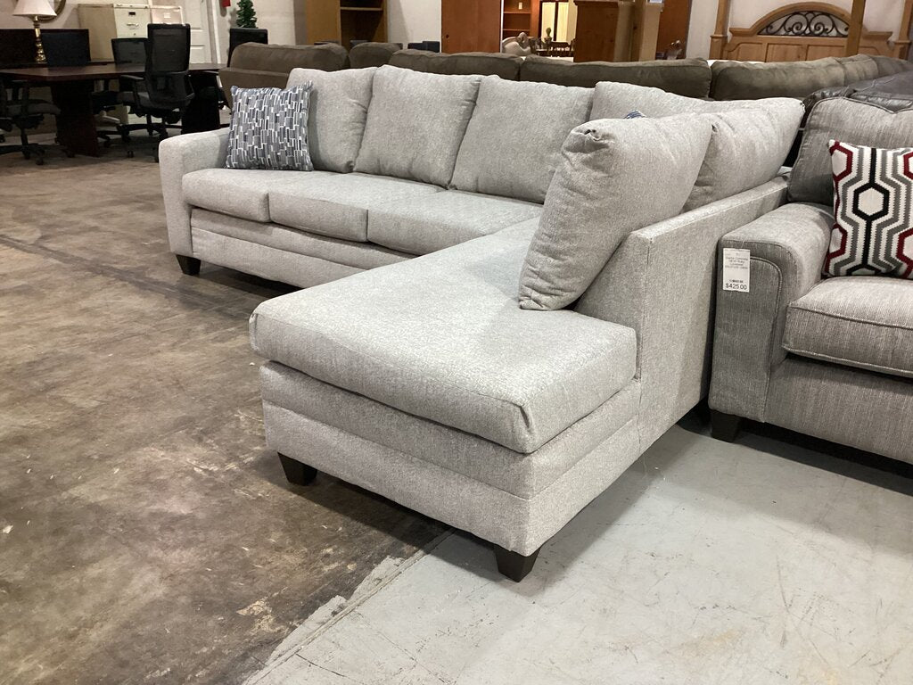 Hershey Fog NEW 2pc Sectional 110x76x38 (4750-05S/L)