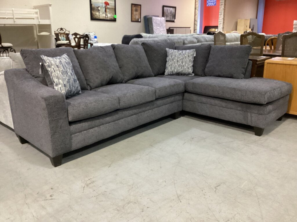 Hershey Pebble NEW 2pc Sectional 110x76x38 (4750-07SL)