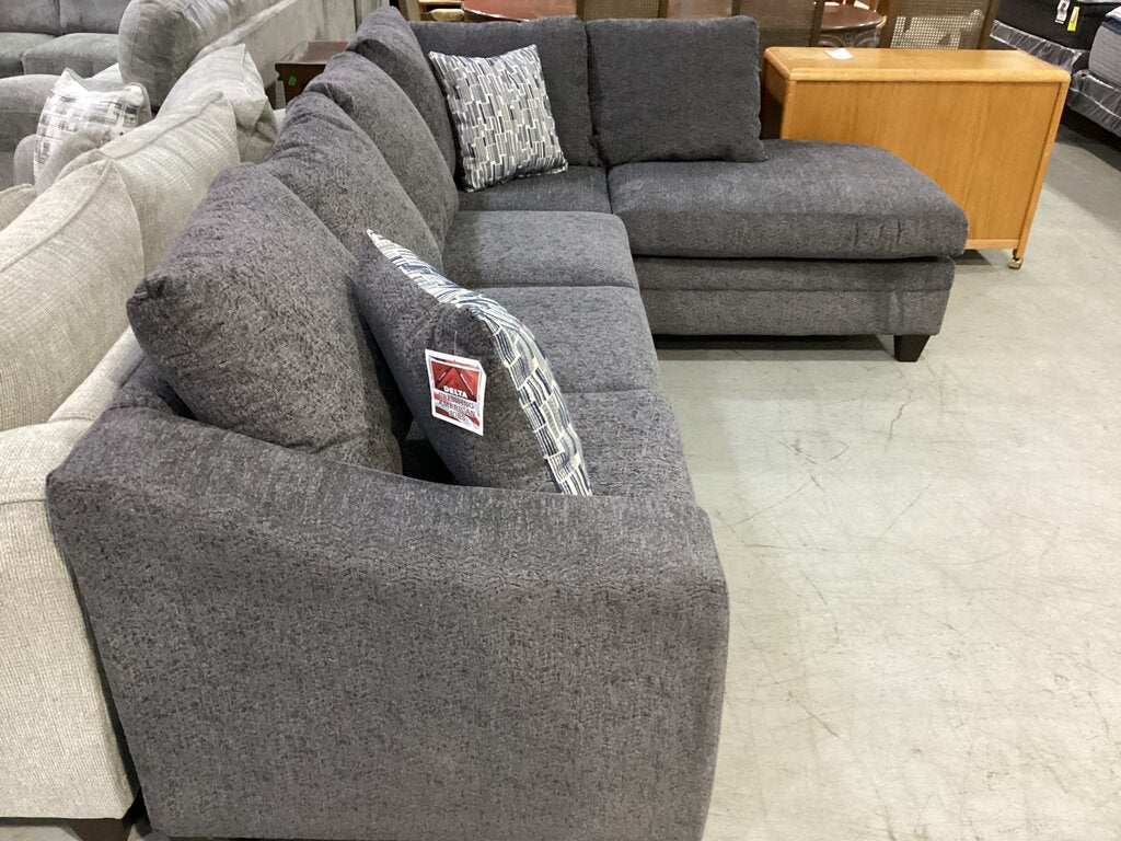 Hershey Pebble NEW 2pc Sectional 110x76x38 (4750-07SL)