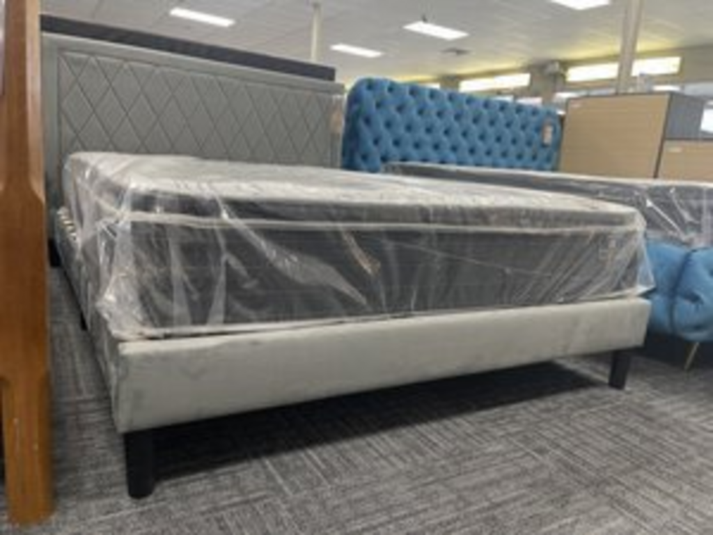Delta Gray Velvet NEW Queen Platform Bed Frame 61x85x44 (106030)
