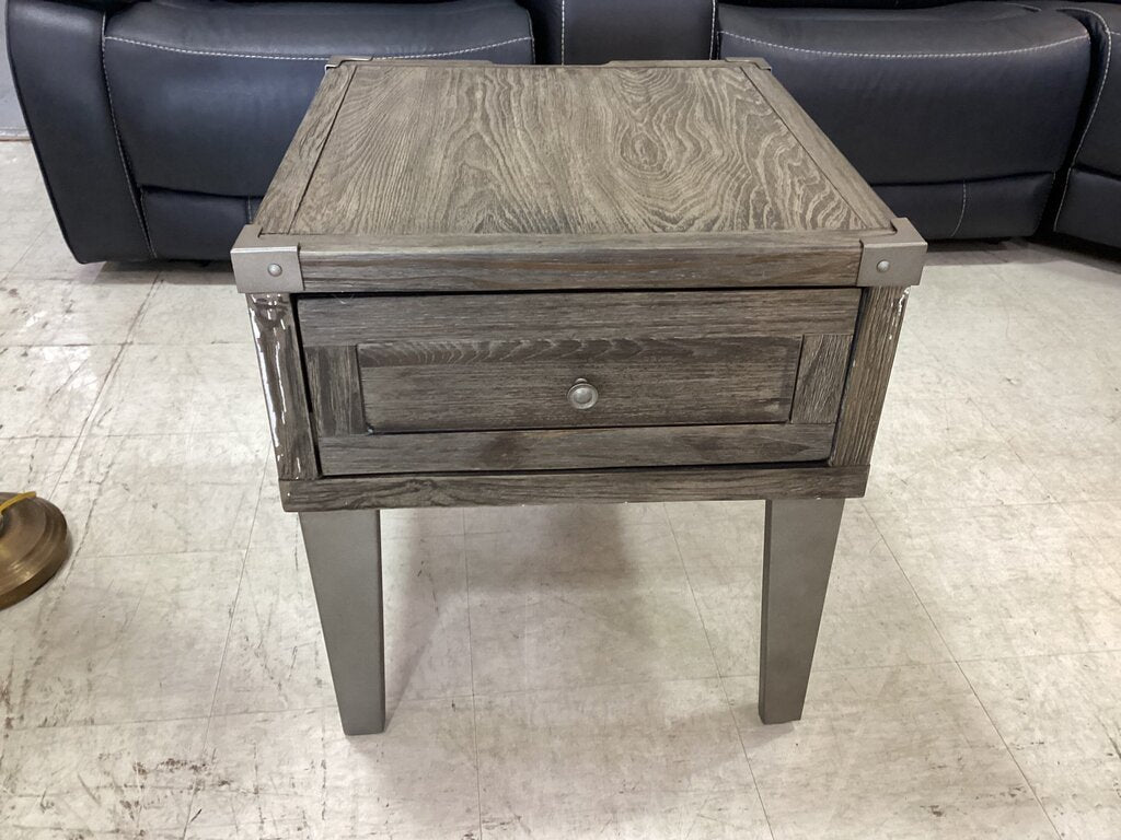82857 - Ashley Chazney End Table 23x25x24