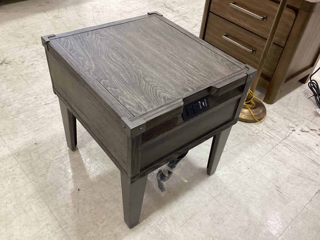 82857 - Ashley Chazney End Table 23x25x24