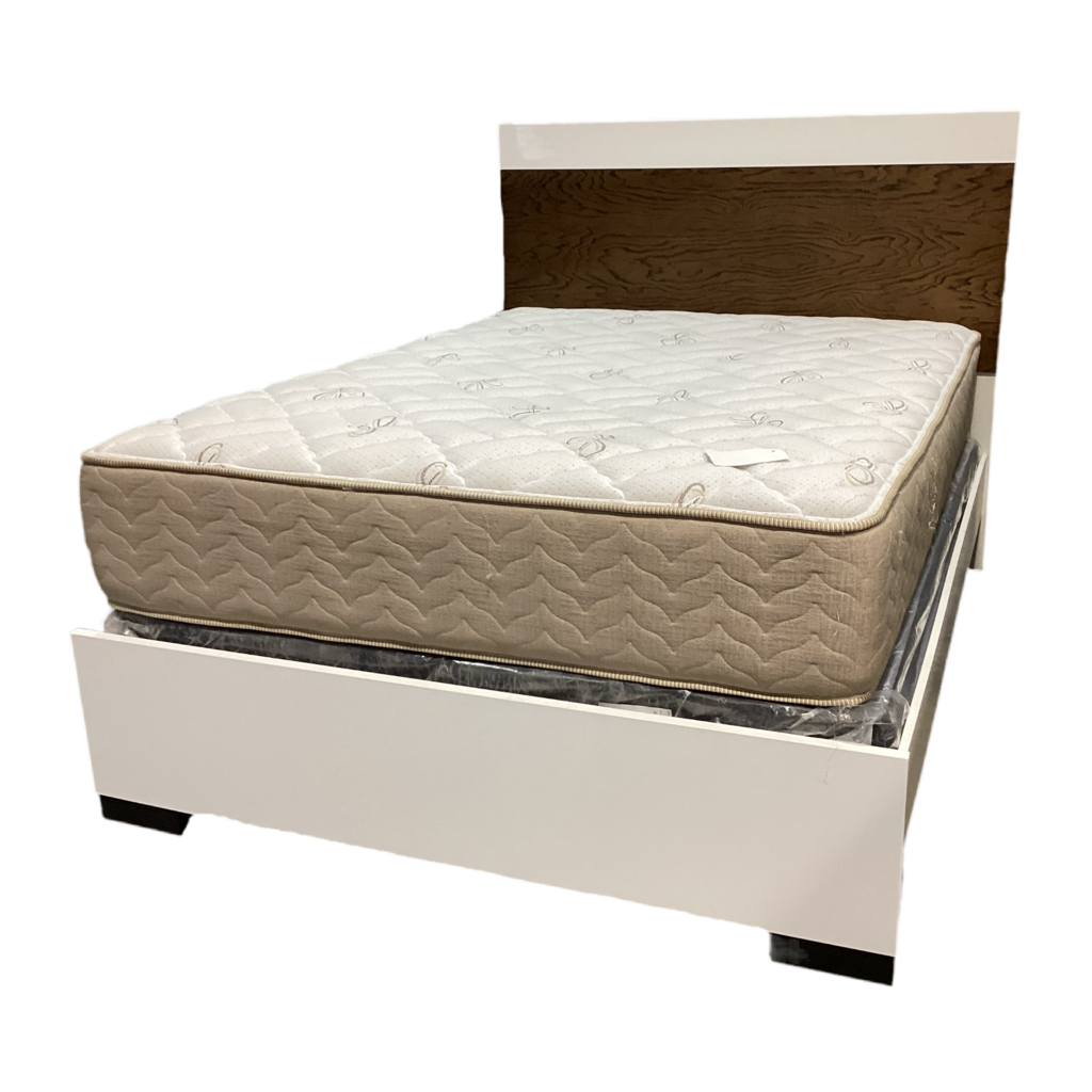 Hickory Bend NEW Queen Bed Frame 60x80 (135131-33)