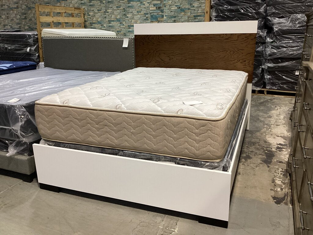 Hickory Bend NEW Queen Bed Frame 60x80 (135131-33)