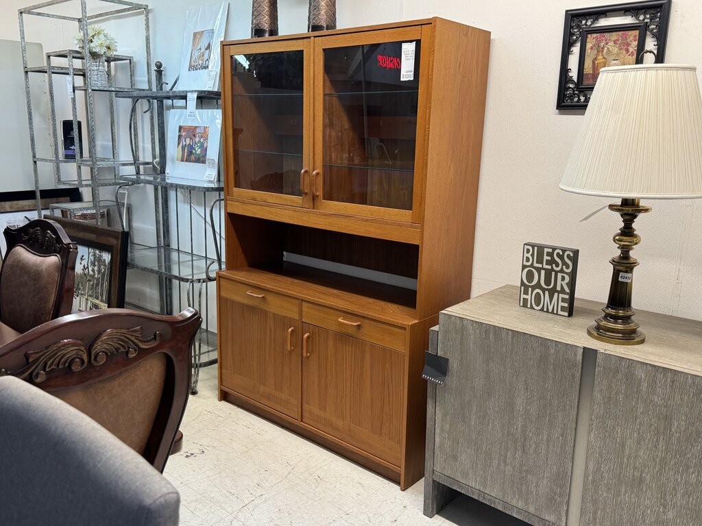 82578 - Clausen Mobler Vintage Mid Century Danish Teak Display Hutch 47x18x71