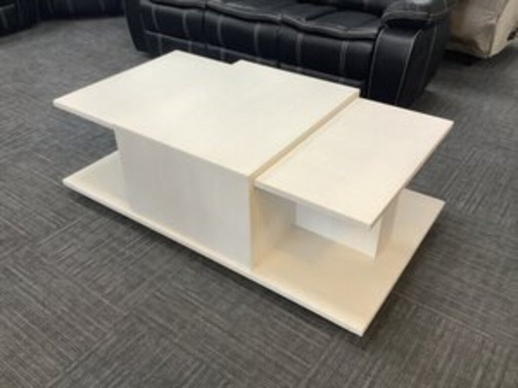76969 - Bernhardt Arnette Cocktail Table 54x31x20