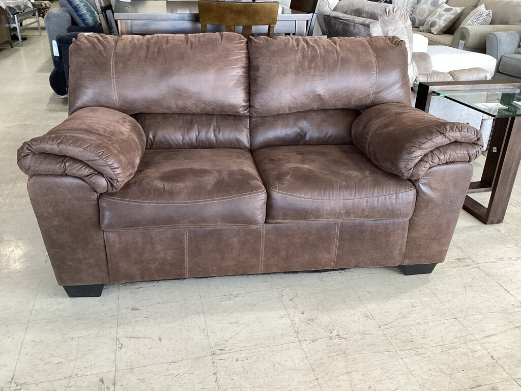 82831 - Ashley Bladen Loveseat 60x35x33