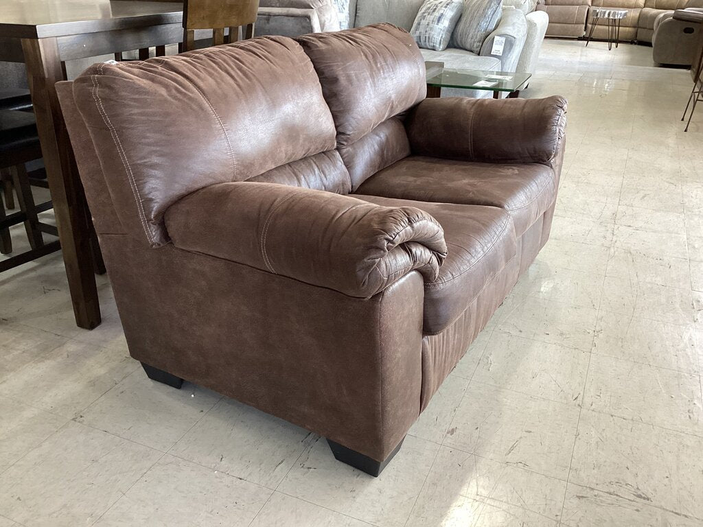 82831 - Ashley Bladen Loveseat 60x35x33