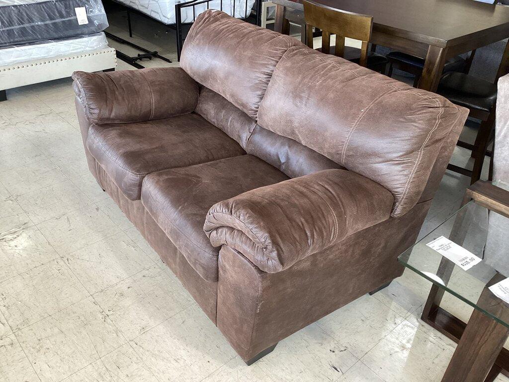 82831 - Ashley Bladen Loveseat 60x35x33