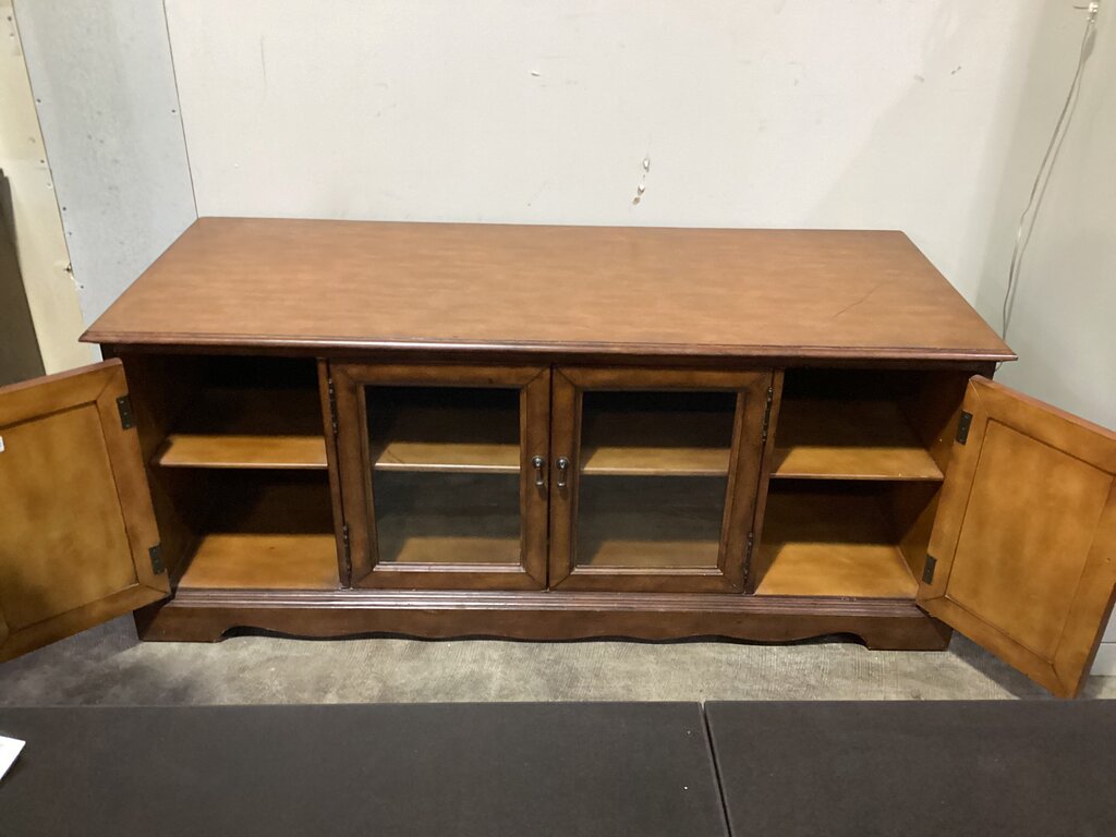 82842 - Pulaski Media Cabinet 63x26x27