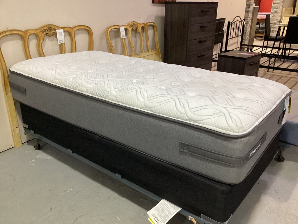 82766 - Sealy Posturpedic Plus Firm Twin XL Mattress