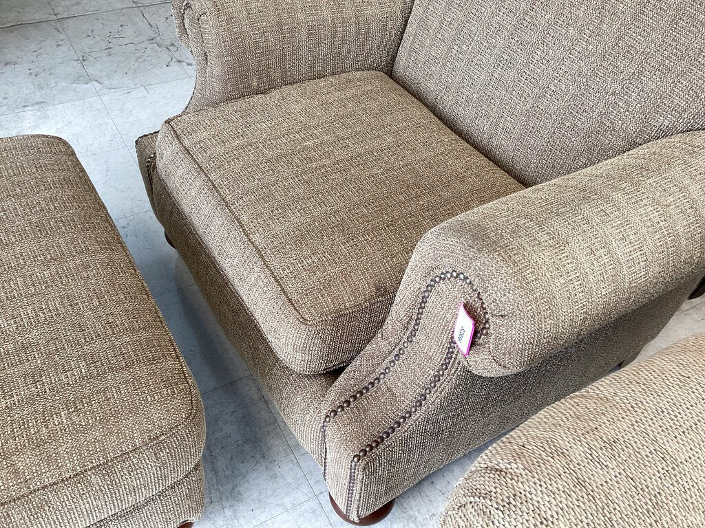 82886 - Bassett Chair & Ottoman 41x34x35