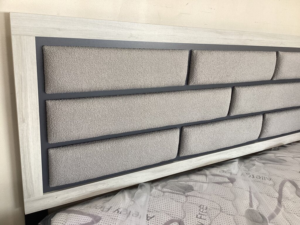 Albany NEW King Bed Frame 79x82x53 (123141-43)