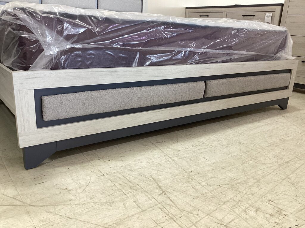 Albany NEW King Bed Frame 79x82x53 (123141-43)