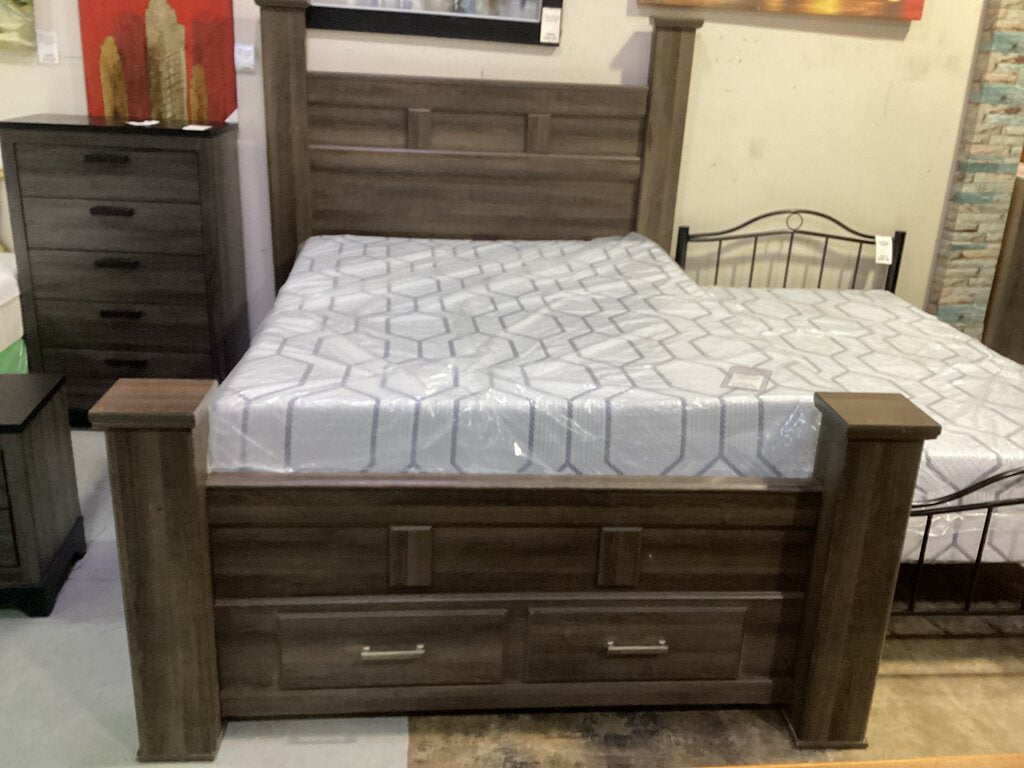 82918 - Ashley Juararo Queen Storage Bedframe 70x91x68