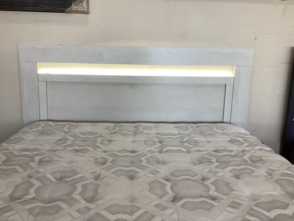 82925 - Turah White Queen LED Headboard 63x51