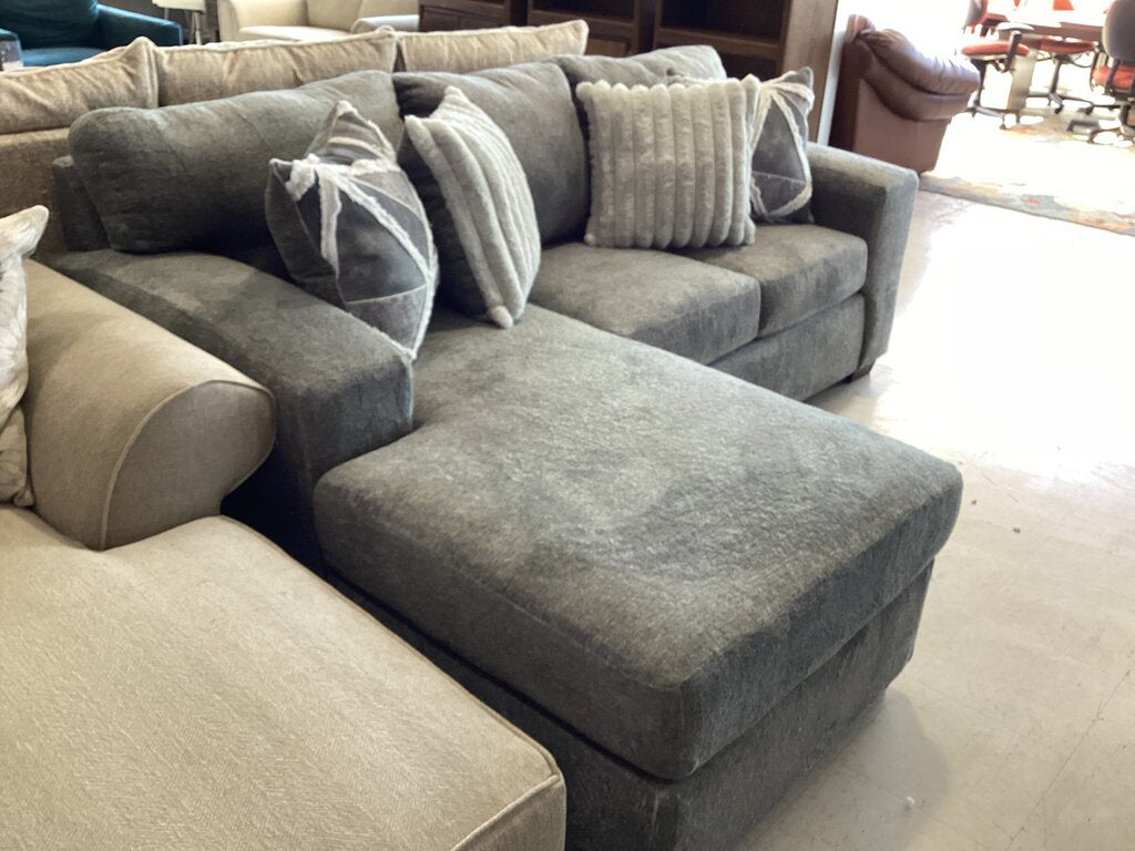 Posh Gray NEW Reversible Sofa Chaise 88x67x36 (6003-6055-POSG)