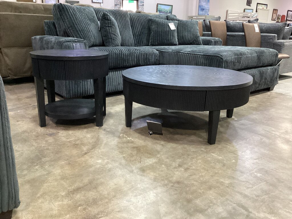 82940 - Ashley Marstream 2pc Coffee Table Set c-42x17 e-24x23