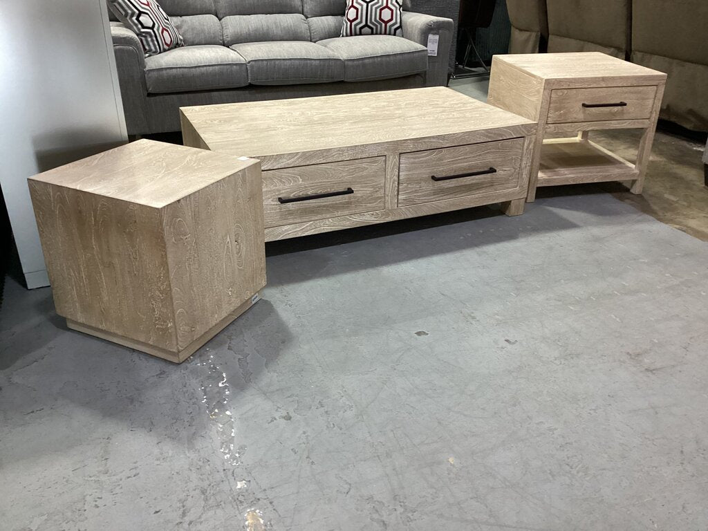 82935 - Ashley Belenburg Storage Cocktail Table 3pc Set
