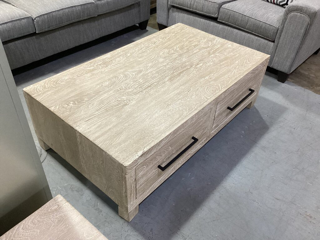 82935 - Ashley Belenburg Storage Cocktail Table 3pc Set