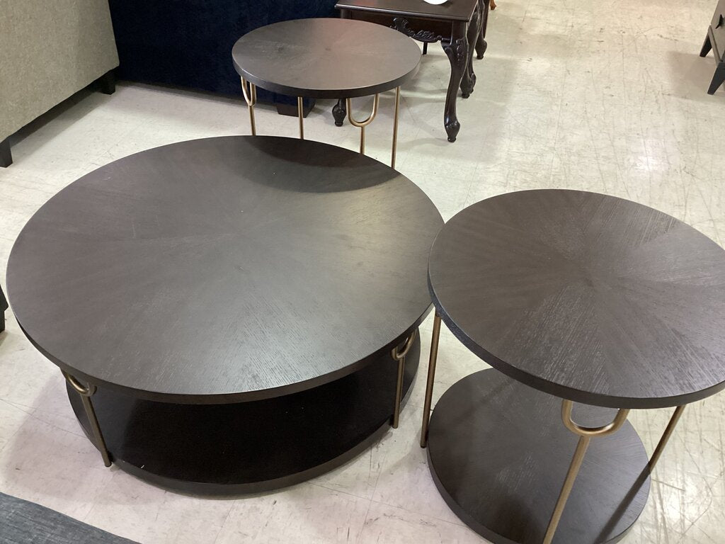 82937 - Ashley Brazburn 3pc Coffee Table Set 42x42x17, 24x24x24